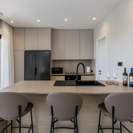 Beachfront Mare With Seaview And Pool 别墅 *