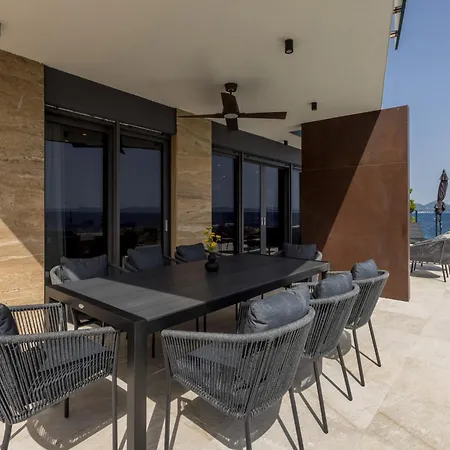 Villa Beachfront Mare With Seaview And Pool Pijavicino