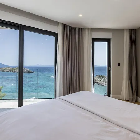 Beachfront Mare With Seaview And Pool Villa