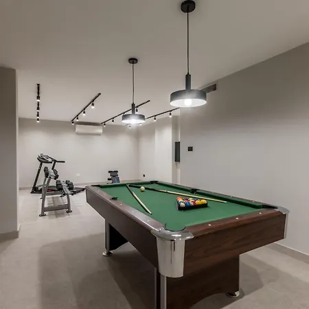 Beachfront Mare With Seaview And Pool *