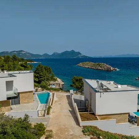 Beachfront Mare With Seaview And Pool Pijavicino
